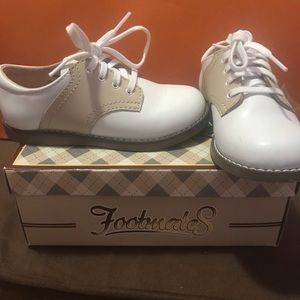 Toddler 9.5 saddle shoes!!!!  Footnotes. New